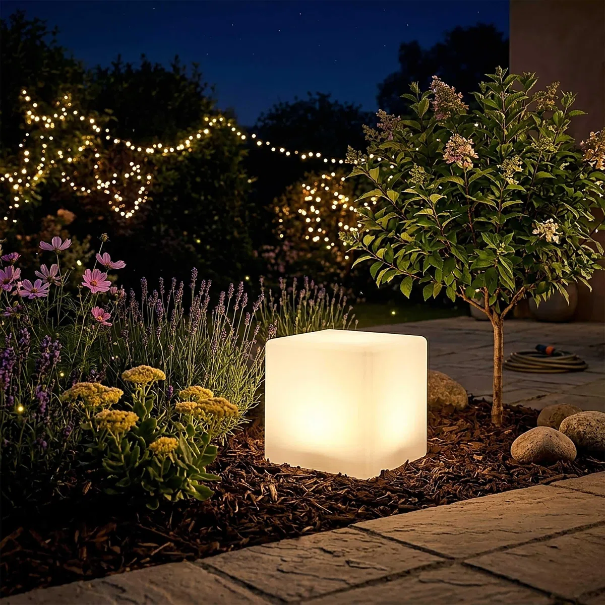 Spetebo LED Solar Würfelleuchte Solarlampe Gartenleuchte warm weiß - 20 cm | Garten Deko Beleuchtung, Milchglas Optik, Für Terrasse Balkon Außen, Wasserfest