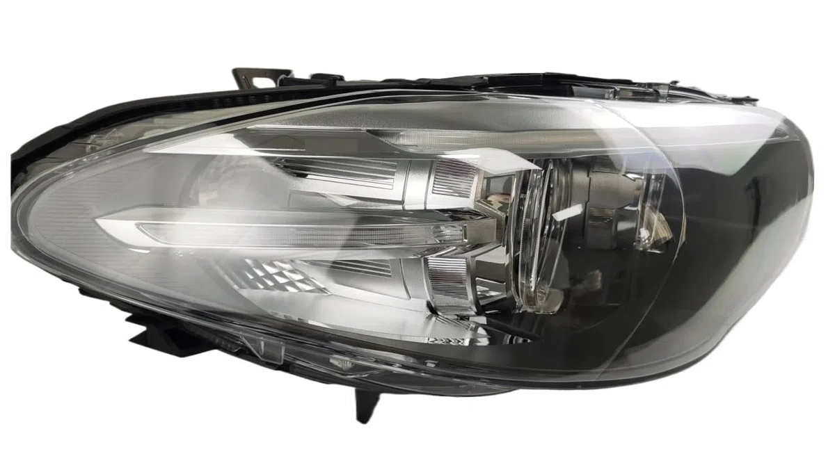 Zubehör für Autoscheinwerfer Xenonlampe kompatibel mit dem automatischen Beleuchtungssystem für optische Gruppe F10 Serie 5 2015-2017 (Right with Module)
